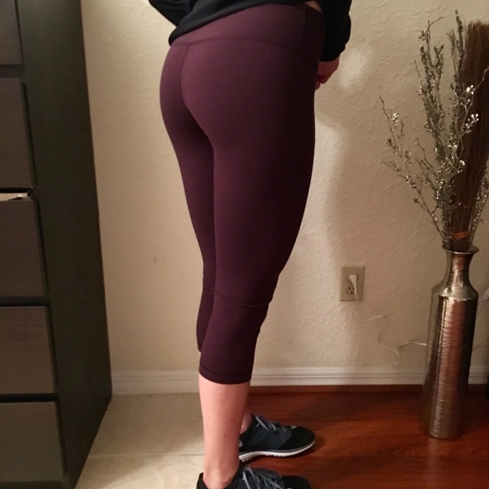 Lululemon Wunder Under Crops (Dark Plum, Size 8)